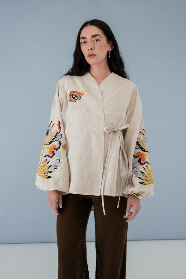 e106_01 Mann Studio Сорочка Гоменюк бежева E106 1